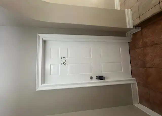 Property at 133 S Hill St Unit 205, Griffin, GA, 30223, 2 beds, 1 bath, [object Object]