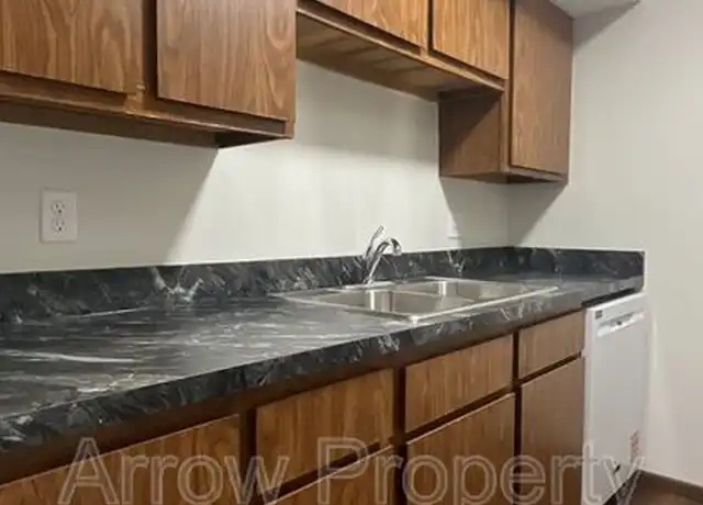 Property at 1411 D St Unit STREET-2, Lincoln, NE, 68502, 1 bed, 1 bath, [object Object]