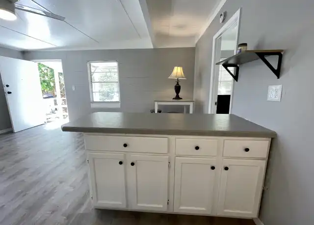 Property at 113 Robert St, New Smyrna Beach, FL, 32168, 1 bed, 1 bath, [object Object]