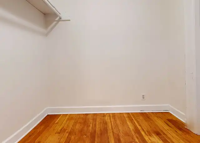 Property at Lancaster - 704 E Thomas St, Seattle, WA, 98102, 0-1 beds, 1 bath, Contact for Price