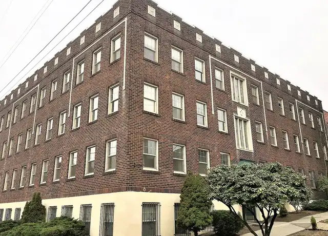Property at Lancaster - 704 E Thomas St, Seattle, WA, 98102, 0 beds, 1 bath, [object Object]