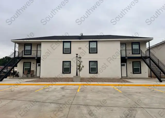 Property at 2105 Bobwhite Ct Unit C, Clovis, NM, 88101, 2 beds, 2 baths, [object Object]