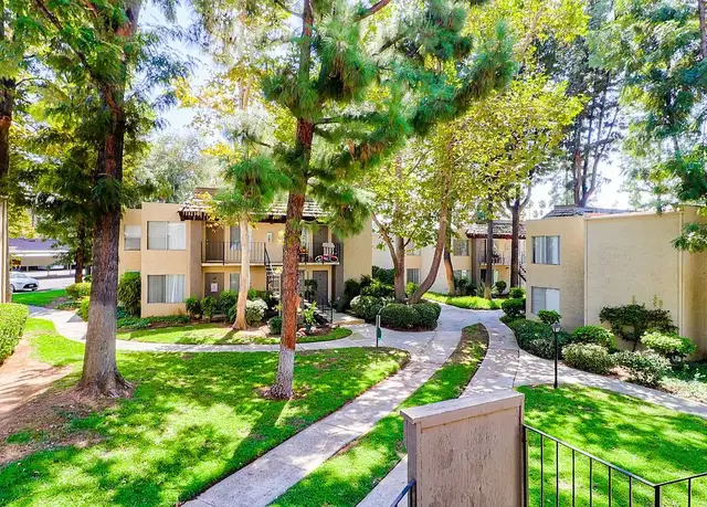 Photo of 950 Pine Ave, Redlands, CA 92373