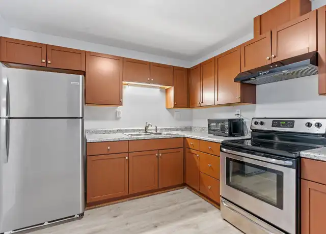 Property at 555 N Kent St Unit 101, St Paul, MN, 55103, 3 beds, 1 bath, [object Object]