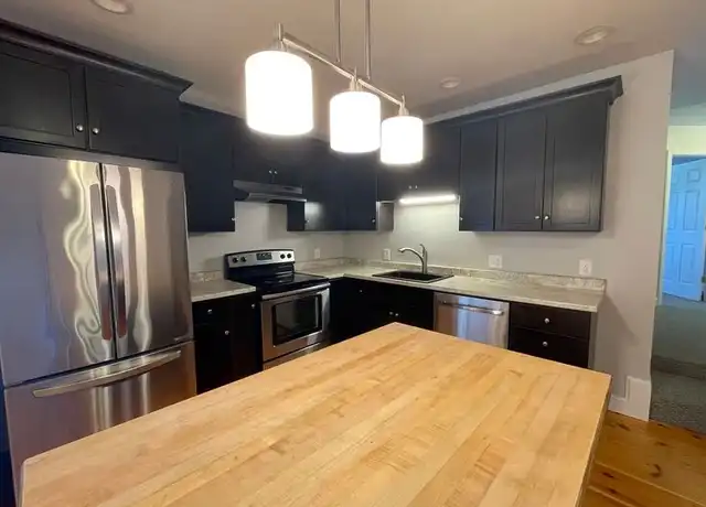 Property at 16 Crystal Ave Unit 16-B, Derry, NH, 03038, 2 beds, 1 bath, [object Object]
