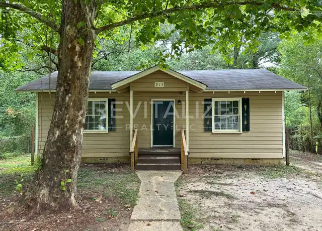 Property at 915 Cloverdale Dr, Mobile, AL, 36606, 2 beds, 1 bath, [object Object]