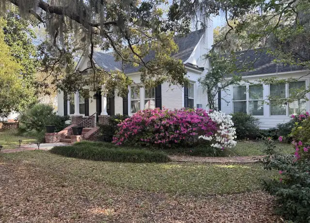 Property at 2102 North St, Beaufort, SC, 29902, 2 beds, 2 baths, [object Object]