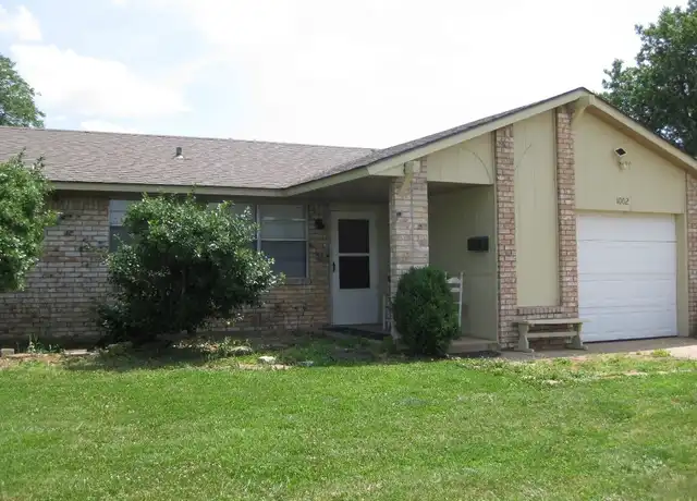 Property at 1002 NW 23rd St, Moore, OK, 73160, 2 beds, 1 bath, [object Object]