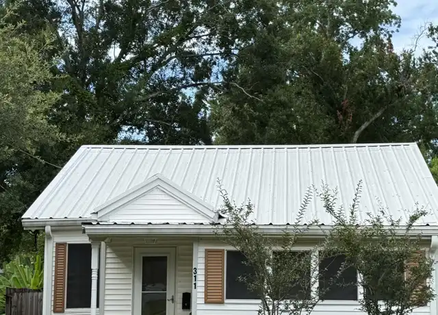 Property at 311 Oak St, New Iberia, LA, 70563, 2 beds, 2 baths, [object Object]