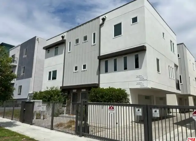 Property at 5226 Satsuma Ave Unit 1/2, North Hollywood, CA, 91601, 3 beds, 2.5 baths, [object Object]