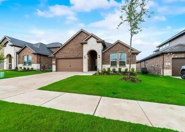 Property at 937 Royal Ln, Celina, TX, 75009, 4 beds, 2 baths, [object Object]