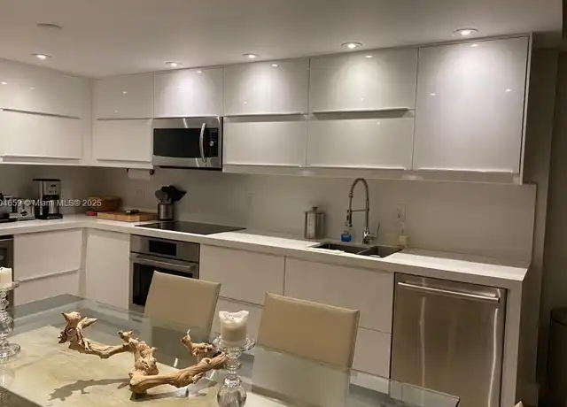 Property at 2301 Collins Ave #738, Miami Beach, FL, 33139, 1 bed, 2 baths, [object Object]