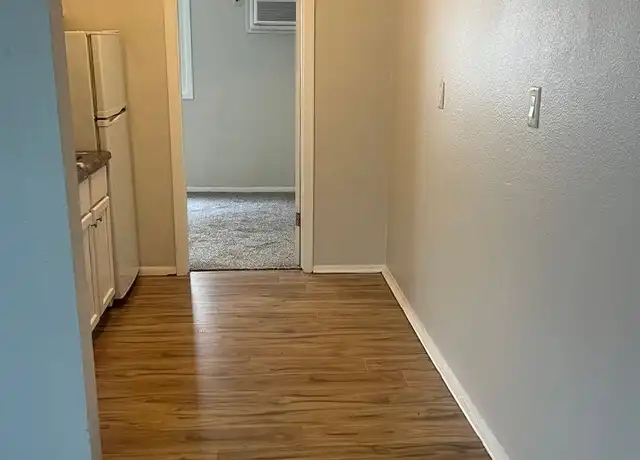 Property at 1420 Oakland Rd NE Unit 1420-03, Cedar Rapids, IA, 52402, 1 bed, 1 bath, [object Object]