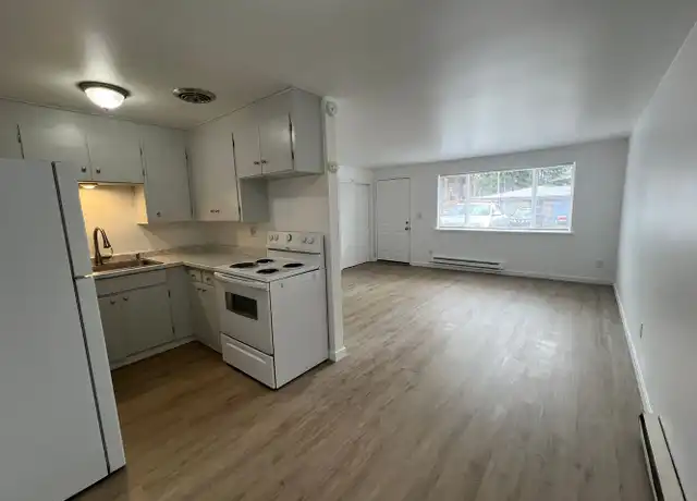 Property at 3101 NE 16th St, Renton, WA, 98056, 2 beds, 1 bath, [object Object]