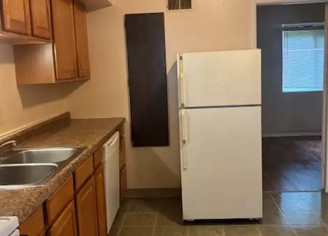 Property at 1101 Evans Ave, Valparaiso, IN, 46383, 1 bed, 1 bath, [object Object]