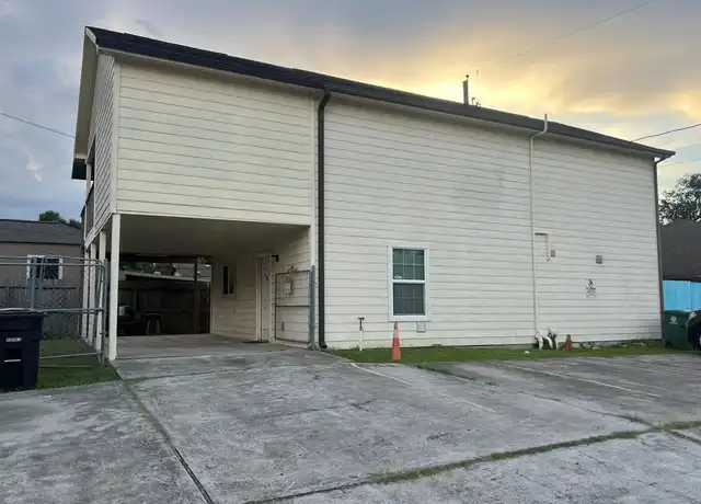 Property at 6943 Narcissus St, Houston, TX, 77087, 2 beds, 1 bath, [object Object]