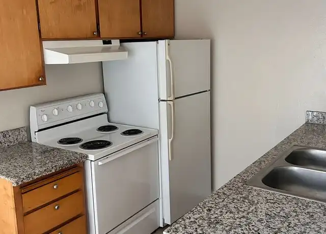 Property at 610 E Pine St Unit 13, Lodi, CA, 95240, 1 bed, 1 bath, [object Object]