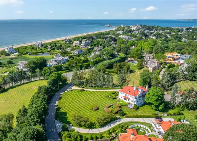 Property at 4 Yosemite Valley Rd, Westerly, RI, 02891, 6 beds, 4.5 baths, [object Object]