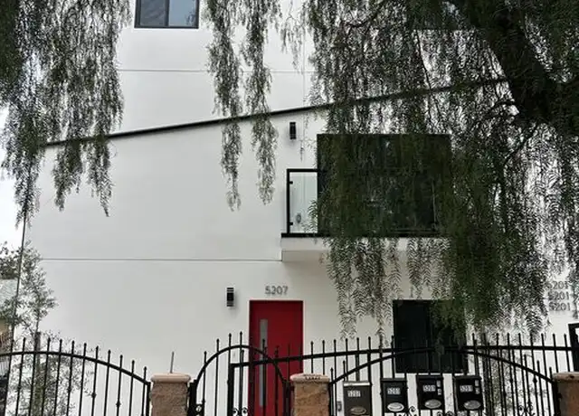 Property at 5207 W 21st St, Los Angeles, CA, 90016, 10 beds, 9 baths, [object Object]