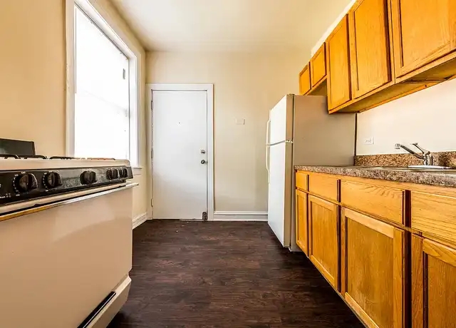 Property at 212 E 69th Pl, Chicago, IL, 60637, 2 beds, 1 bath, [object Object]