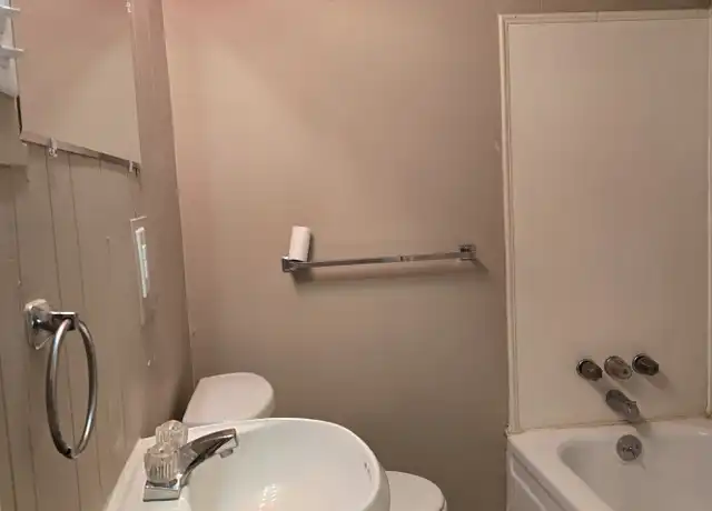 Property at 1122 Dallas St Unit 2, Port Neches, TX, 77651, 1 bed, 1 bath, [object Object]