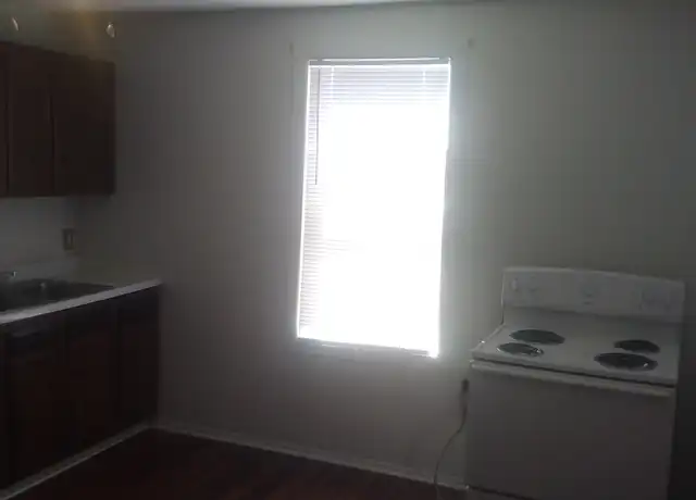 Property at 1122 Dallas St Unit 2, Port Neches, TX, 77651, 1 bed, 1 bath, [object Object]