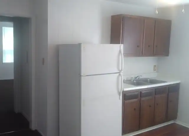 Property at 1122 Dallas St Unit 2, Port Neches, TX, 77651, 1 bed, 1 bath, [object Object]