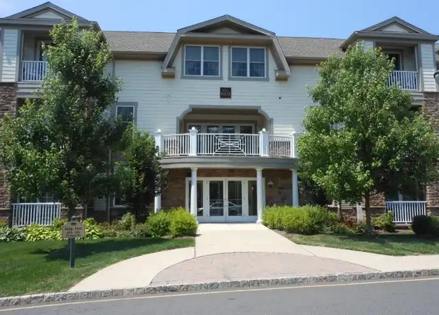 Property at 464 Victoria Dr #464, Bridgewater, NJ, 08807, 3 beds, 2 baths, [object Object]