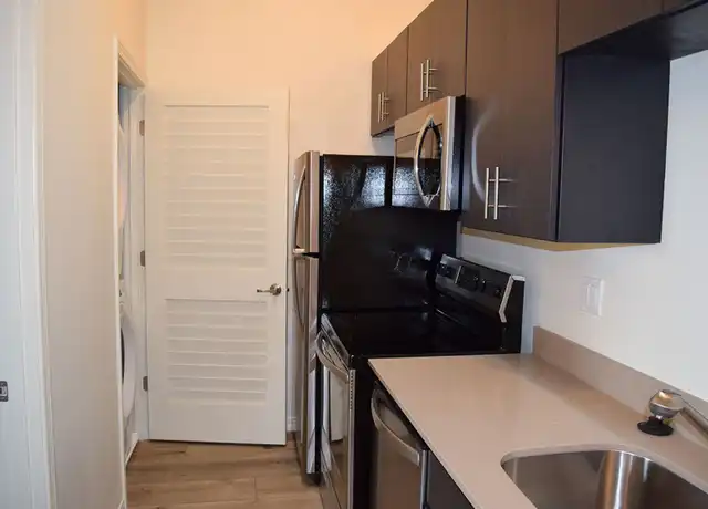 Property at 5120 N Lombard St Unit 207, Portland, OR, 97203, 1 bed, 1 bath, [object Object]