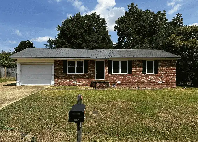 Property at 406 21st St E, Tuscaloosa, AL, 35401, 3 beds, 1.5 baths, [object Object]