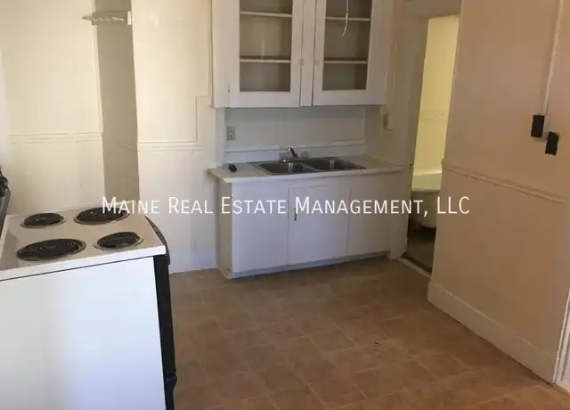 Property at 124 York St Unit 2, Bangor, ME, 04401, 2 beds, 1 bath, [object Object]
