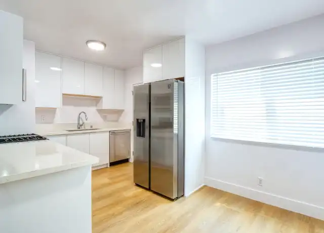 Property at 3721 Westwood Blvd Unit 16, Los Angeles, CA, 90034, 2 beds, 1 bath, [object Object]