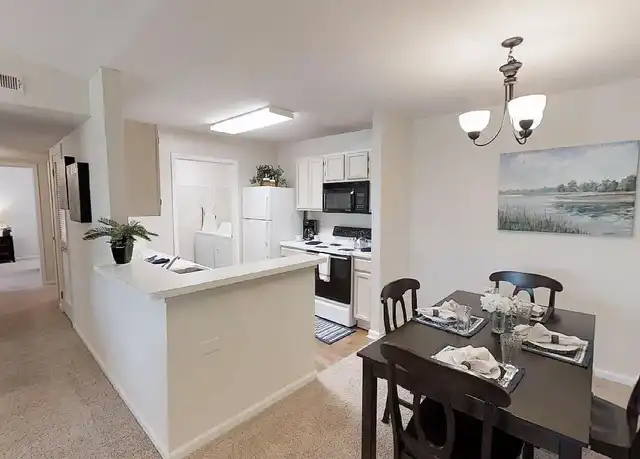 Property at Stone Creek - 5100 Old Birmingham Hwy, Tuscaloosa, AL, 35404, 0-1 beds, 1 bath, [object Object]