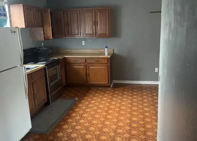Property at 452 E Sandusky St, Findlay, OH, 45840, 2 beds, 1 bath, [object Object]