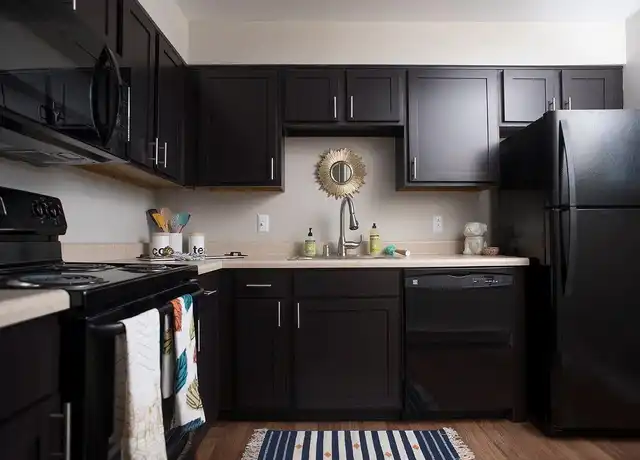 Property at Crescent Centre Apartments & Townhomes - 657 S 3rd St, Louisville, KY, 40202, 1-2 bed, 1-2 bath, [object Object]