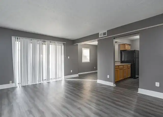 Property at Stonecreek Apartments - 2766 Stonehenge Dr, Columbus, OH, 43224, 2 beds, 1 bath, [object Object]