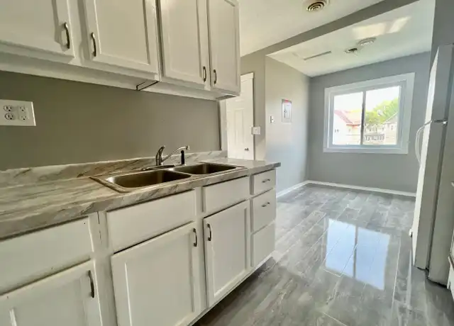 Property at 587 Charles Ave #2, St Paul, MN, 55103, 2 beds, 1 bath, [object Object]