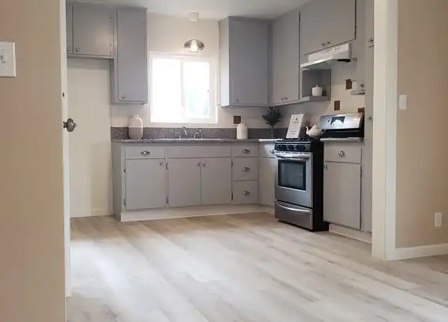 Property at 13545 Vanowen St, Van Nuys, CA, 91405, 2 beds, 2 baths, [object Object]
