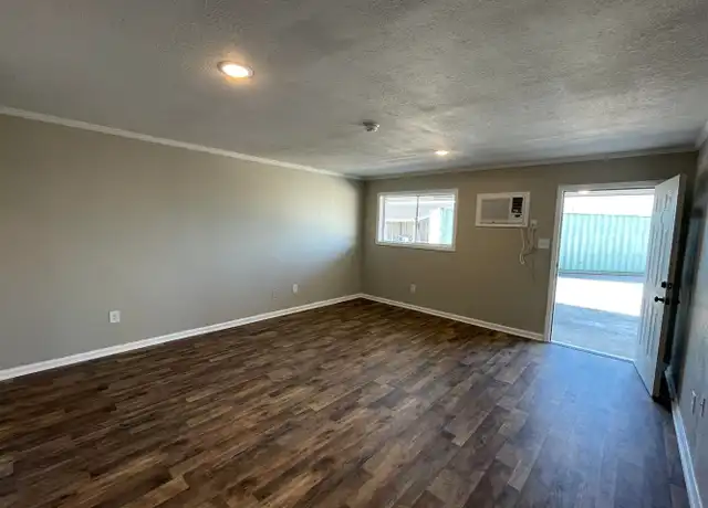 Property at 5305 E Nettleton Ave, Jonesboro, AR, 72401, 0 beds, 1 bath, [object Object]