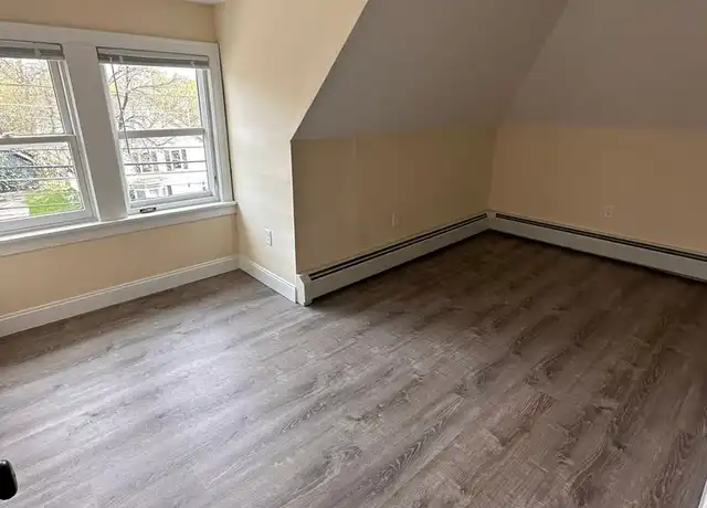 Property at 244 Maple St #4, Burlington, VT, 05401, 3 beds, 1 bath, [object Object]