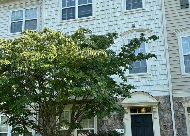 Property at 708 Redgate Ln, Woodbridge, VA, 22191, 3 beds, 2.5 baths, [object Object]