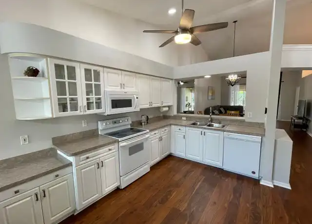 Property at 5708 Greenwood Cir Unit Annual, Naples, FL, 34112, 3 beds, 2 baths, [object Object]