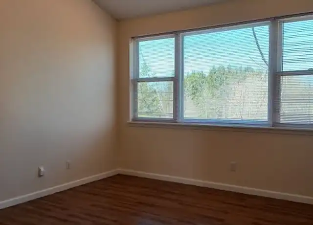 Property at 40 Village Pl, Ithaca, NY, 14850, 1 bed, 1 bath, [object Object]