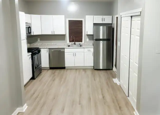Property at 811 Locust St, Mishawaka, IN, 46545, 2 beds, 1 bath, [object Object]