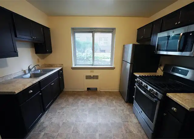 Property at The Randolph Apartments - 1835 Randolph Ave, Saint Paul, MN, 55105, 2 beds, 1 bath, [object Object]