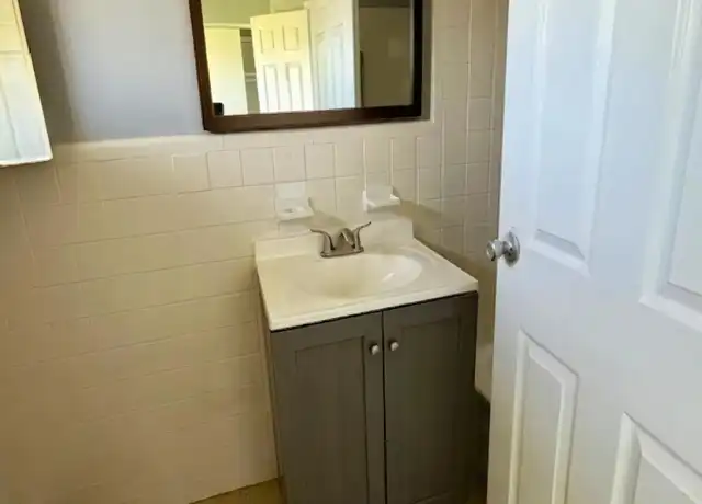 Property at 2955 W McMicken Ave, Cincinnati, OH, 45225, 1 bed, 1 bath, [object Object]