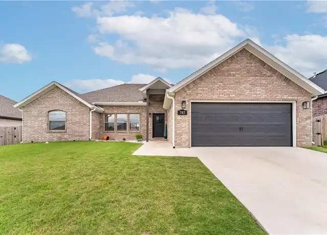 Property at 707 Jillian St, Siloam Springs, AR, 72761, 3 beds, 2 baths, [object Object]