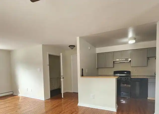 Property at 157 Meadowbrook Ln Unit 2, Brookhaven, PA, 19015, 2 beds, 1 bath, [object Object]