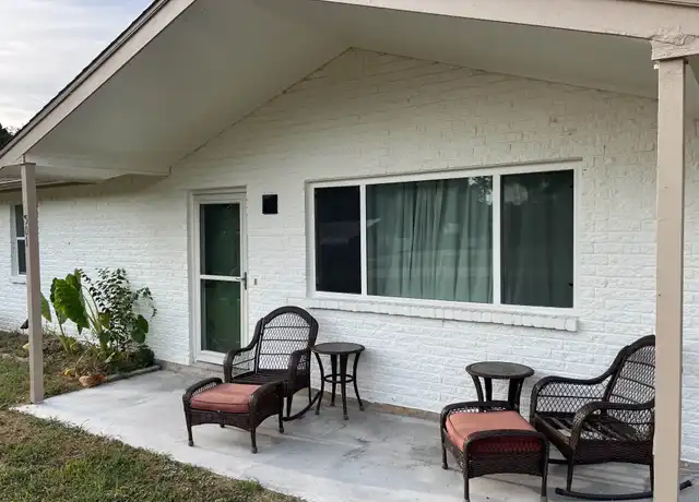 Property at 501 5th Ave, Smithville, TX, 78957, 2 beds, 1 bath, [object Object]