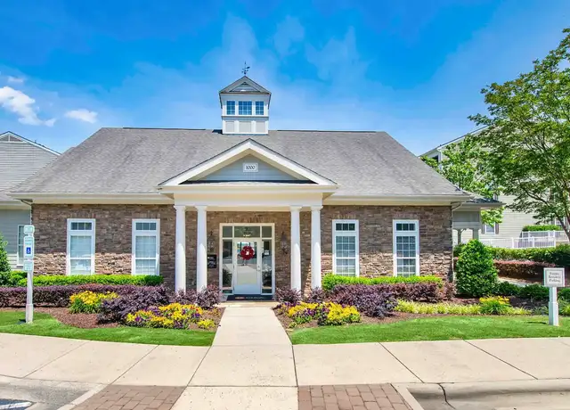 Photo of 1000 Creekside Hills Dr, Apex, NC 27502